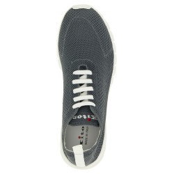 'Fits' sneakers
