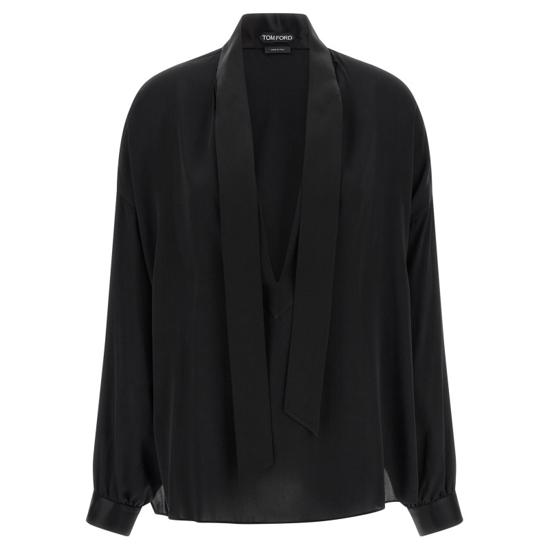Lavallière neck blouse