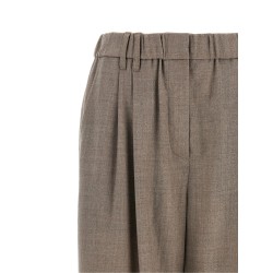 Light pants with pleats