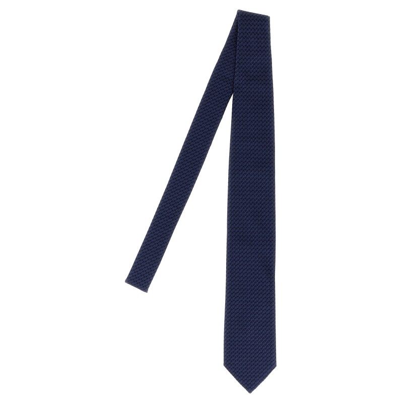Patterned silk tie