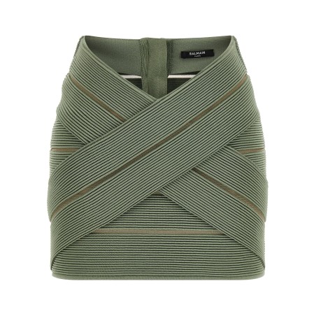 V-shaped waist skirt