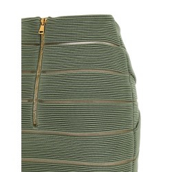 V-shaped waist skirt