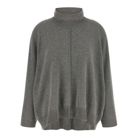 Central stitching sweater