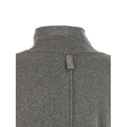 Central stitching sweater