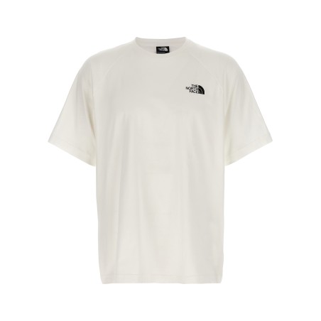 'North Faces' T-shirt