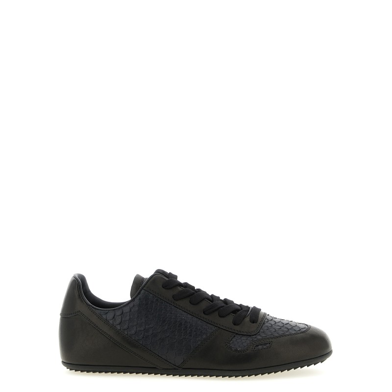 'Minimal Sneaks' sneakers