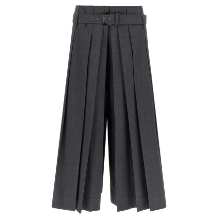 Tailored pleated bermuda shorts