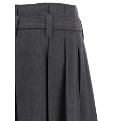 Tailored pleated bermuda shorts