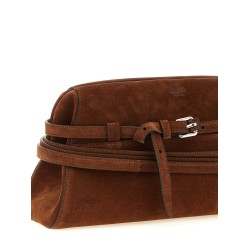 'Tie Me' big clutch