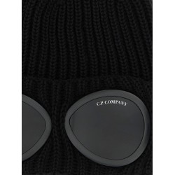 'Goggle' cap