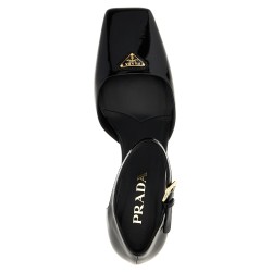Logo patent pumps