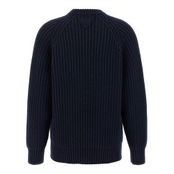 Pin sweater