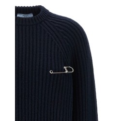 Pin sweater