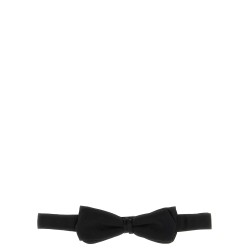 Silk bow tie