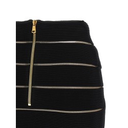 V-shaped waist skirt