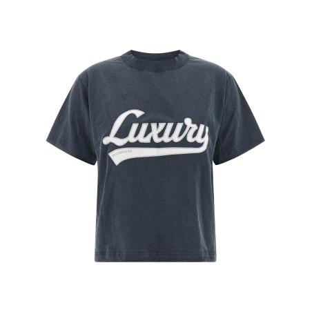 Embroidery t-shirt