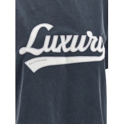 Embroidery t-shirt