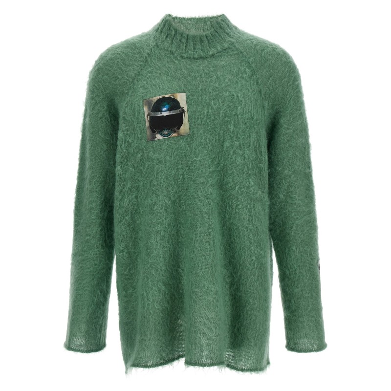 'UC2E4904-2' sweater