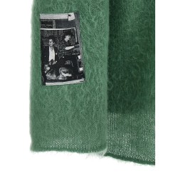 'UC2E4904-2' sweater
