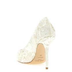 'Love' pumps