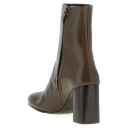 'Anatomic' ankle boots