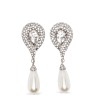 Pendant pearl earrings