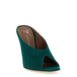 'Intriigo Cluedo' sandals