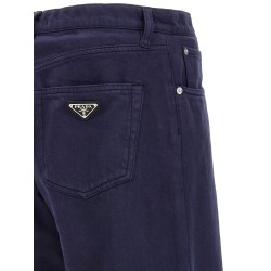 Logo jeans