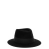 'Andre' hat