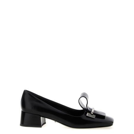 Leather pumps