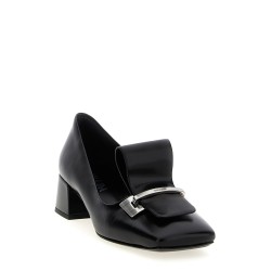 Leather pumps