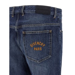 'Straight' jeans