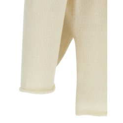 'UC2E4905' sweater