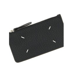 Zipped cardholder