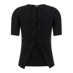 Back closure sweater