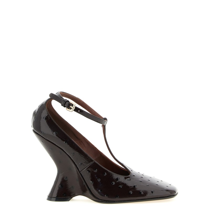Sculptural heel pumps