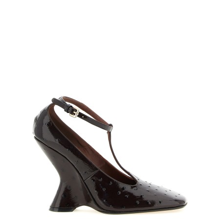 Sculptural heel pumps