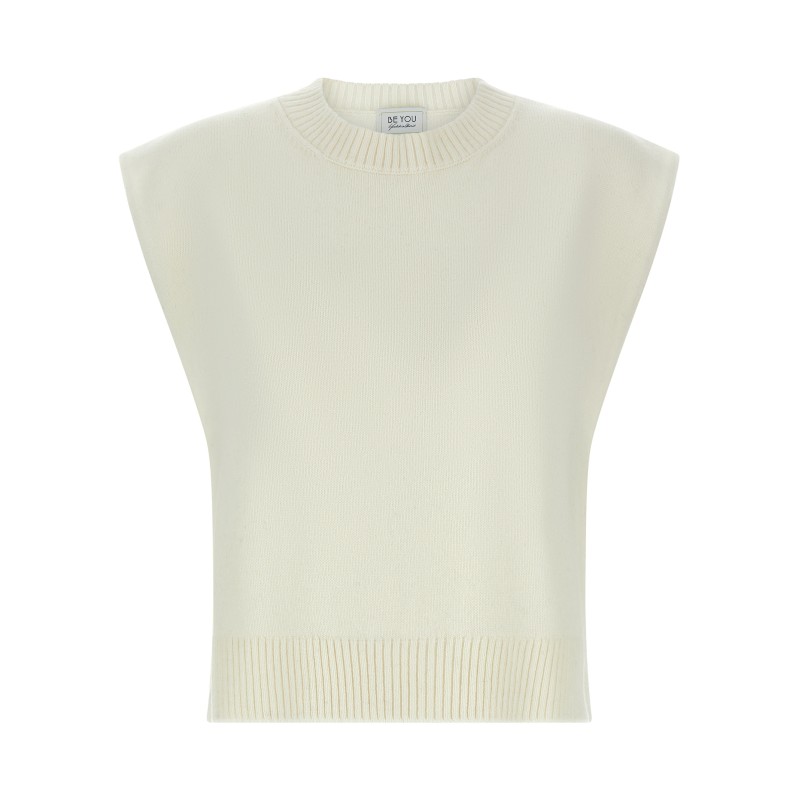 'Benedicta' vest