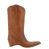 'Heel-Less' boots
