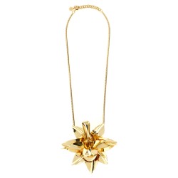 Flower pendant necklace