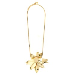 Flower pendant necklace