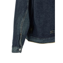 Sinuous seams jacket