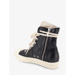 High-Top leather Sneaks