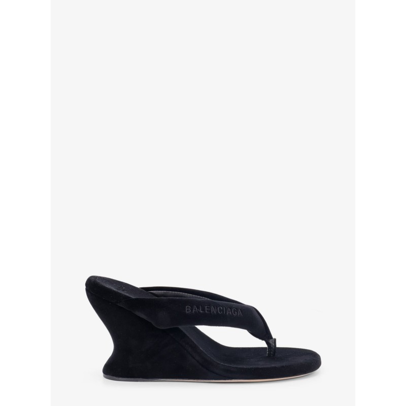 Gaeta velvet sandals
