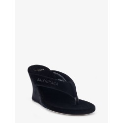 Gaeta velvet sandals