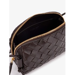 Leather clutch with Intrecciato Concert motif
