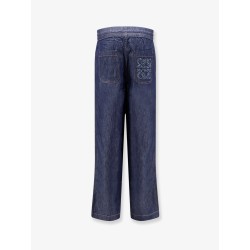 Jeans with adjustable drawstring