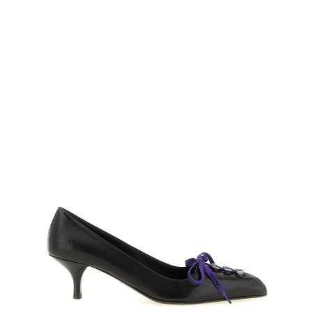 Leather pumps with laces