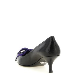 Leather pumps with laces