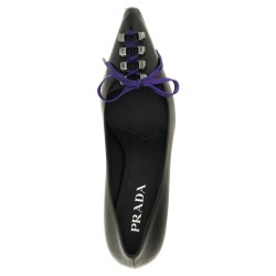 Leather pumps with laces